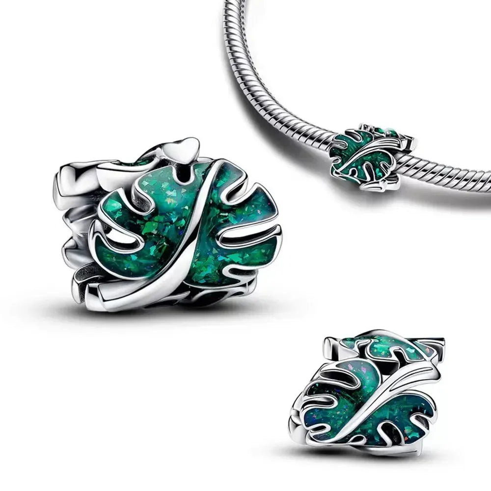 Monstera Leaf – Charm